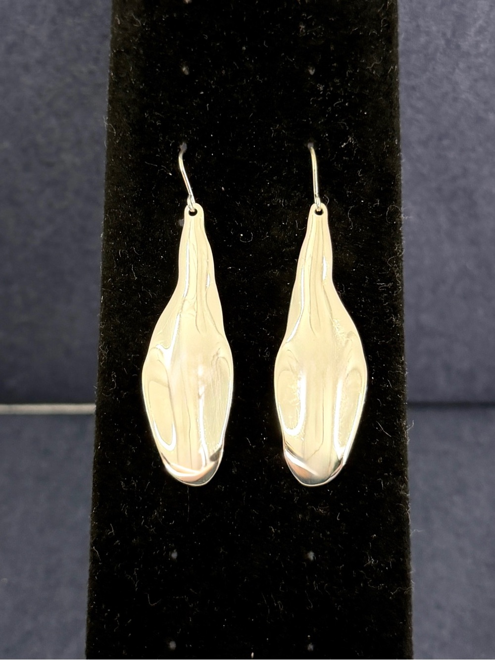 RLM STUDIO / ROBERT LEE MORRIS Sterling Silver Wavy Oval Teardrop Disc Earrings